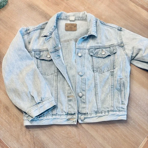 Gap Women’s Cropped Light Wash Denim Jacket, Size Small - Picture 9 of 13